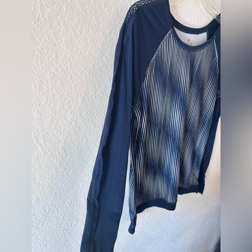 Athleta Long Sleeve Workout Top‎ SZ S - Picture 2 of 7